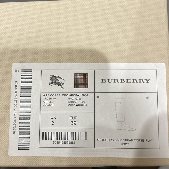 Burberry Flat Boot 👢 Authentic - Picture 11 of 11